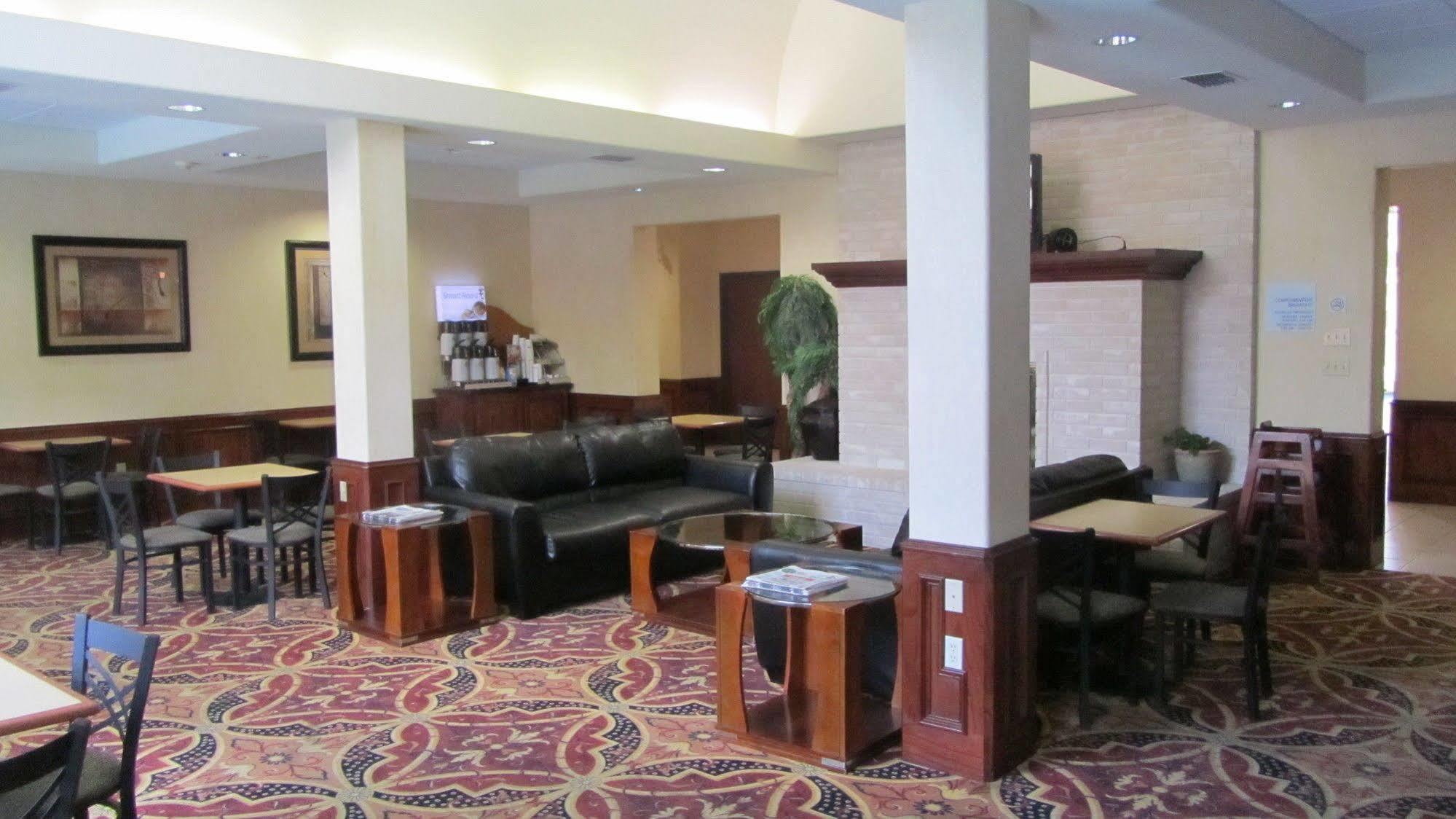 Holiday Inn Express Hotel And Suites Weslaco By Ihg Exterior foto